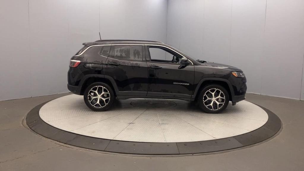 new 2024 Jeep Compass car, priced at $33,935