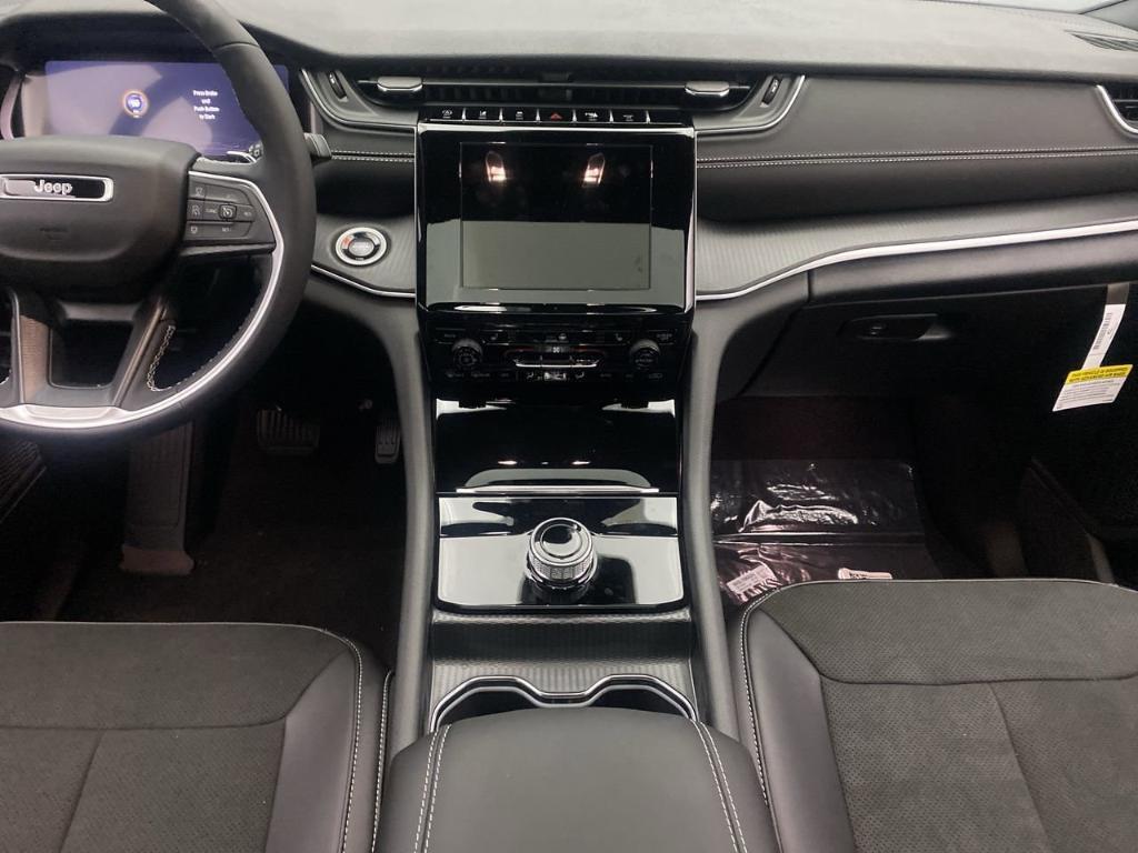 new 2025 Jeep Grand Cherokee L car, priced at $46,217