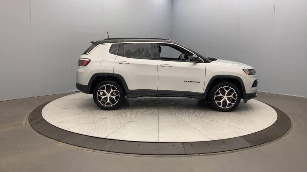 new 2024 Jeep Compass car, priced at $30,435