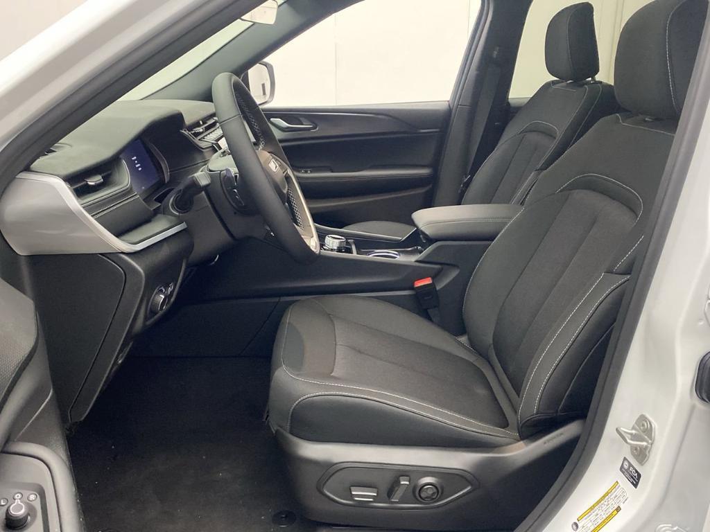 new 2025 Jeep Grand Cherokee L car, priced at $42,834