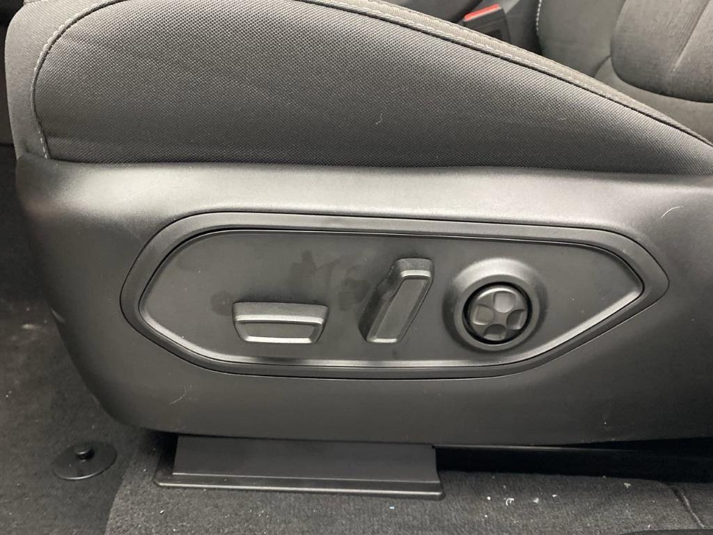 new 2025 Jeep Grand Cherokee car, priced at $41,177