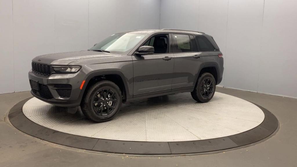 new 2025 Jeep Grand Cherokee car, priced at $44,530