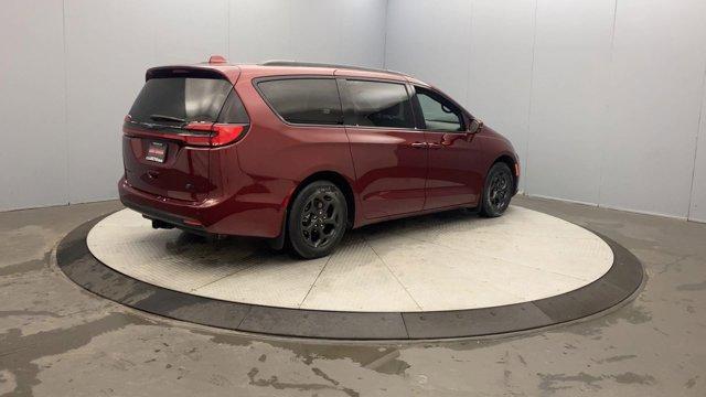 used 2021 Chrysler Pacifica Hybrid car, priced at $22,490