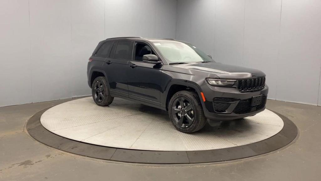 new 2024 Jeep Grand Cherokee car, priced at $48,675