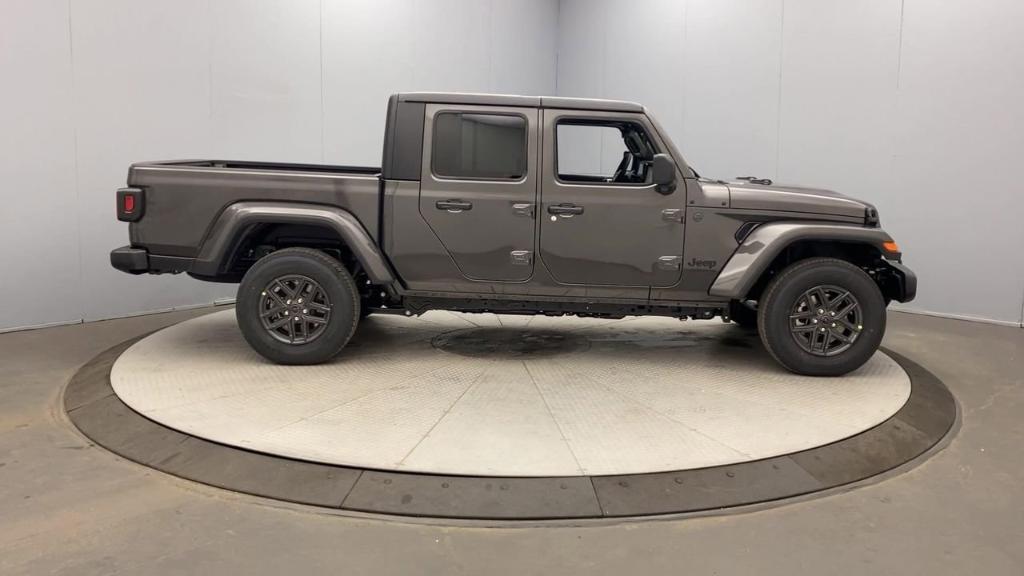 new 2024 Jeep Gladiator car, priced at $43,220