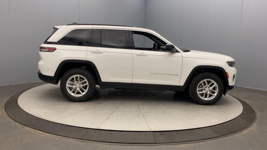 new 2025 Jeep Grand Cherokee car, priced at $41,177