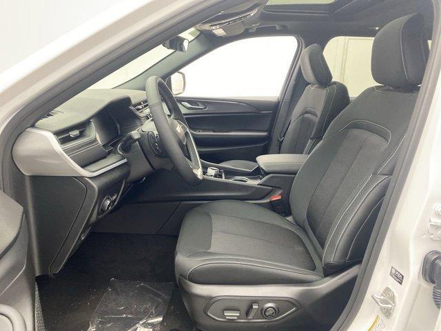 new 2025 Jeep Grand Cherokee car, priced at $41,177