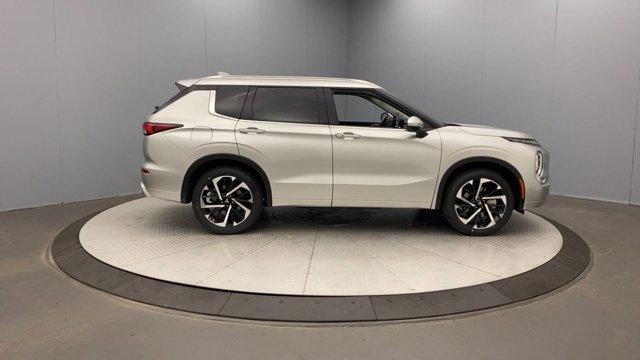 new 2024 Mitsubishi Outlander car, priced at $41,995