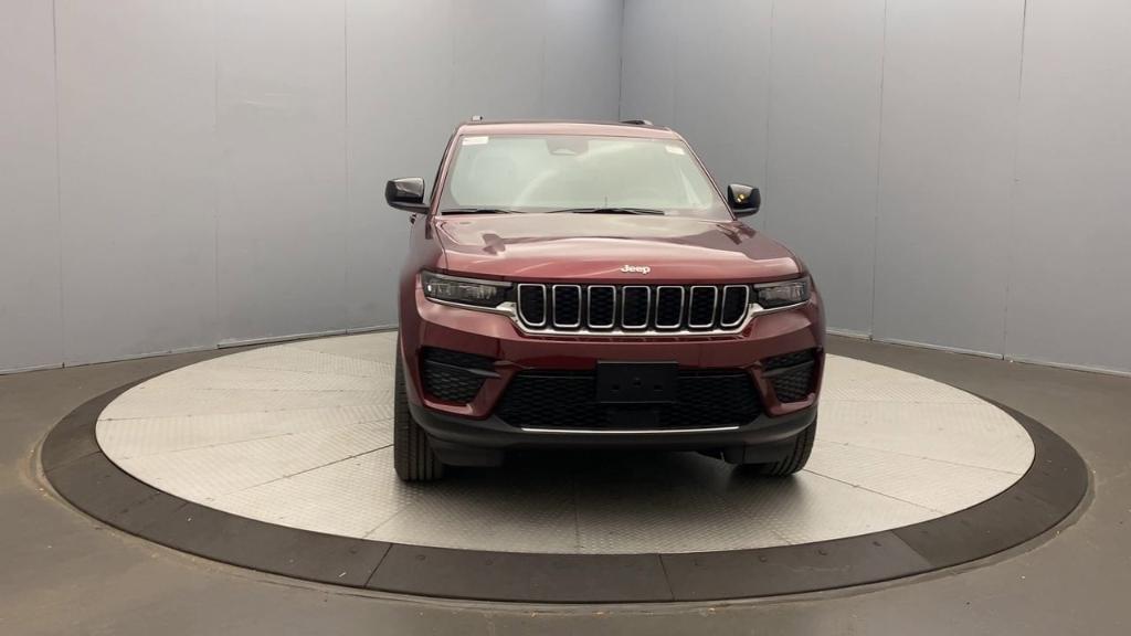 new 2025 Jeep Grand Cherokee car, priced at $43,220