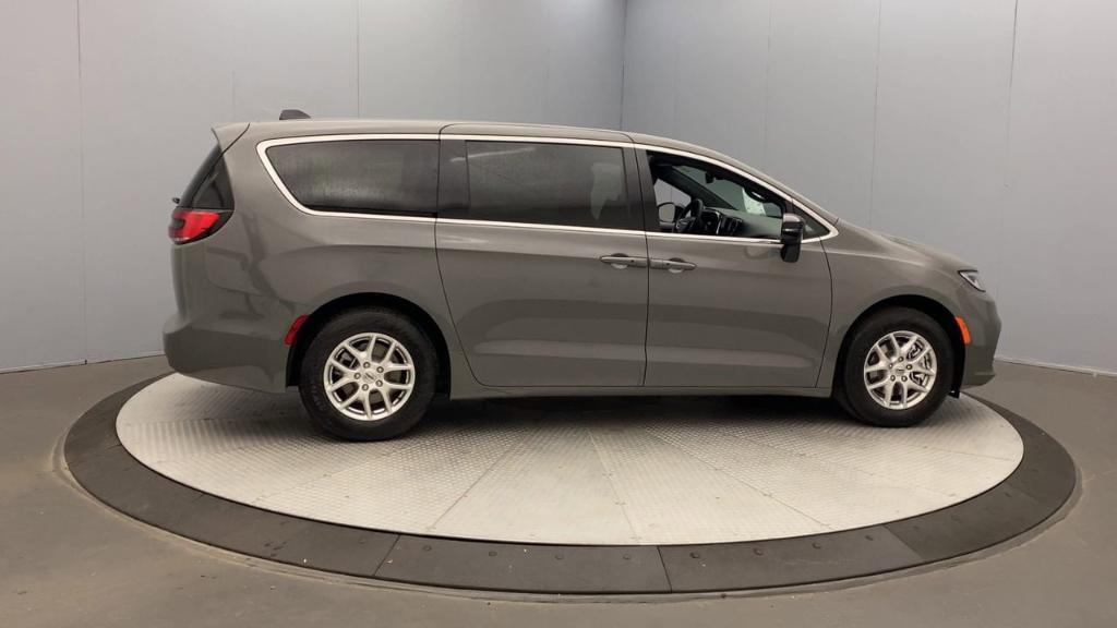 new 2025 Chrysler Pacifica car, priced at $43,140