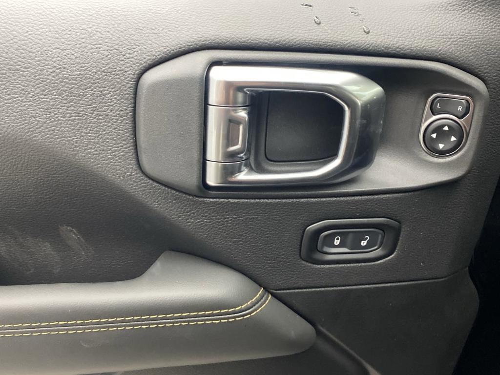 new 2025 Jeep Wrangler car, priced at $55,922