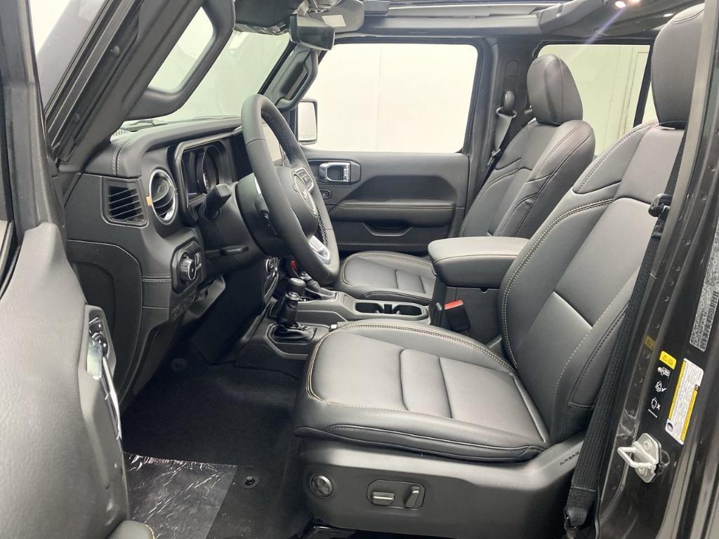 new 2025 Jeep Wrangler car, priced at $55,922