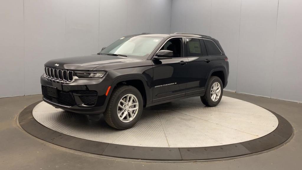 new 2025 Jeep Grand Cherokee car, priced at $42,470