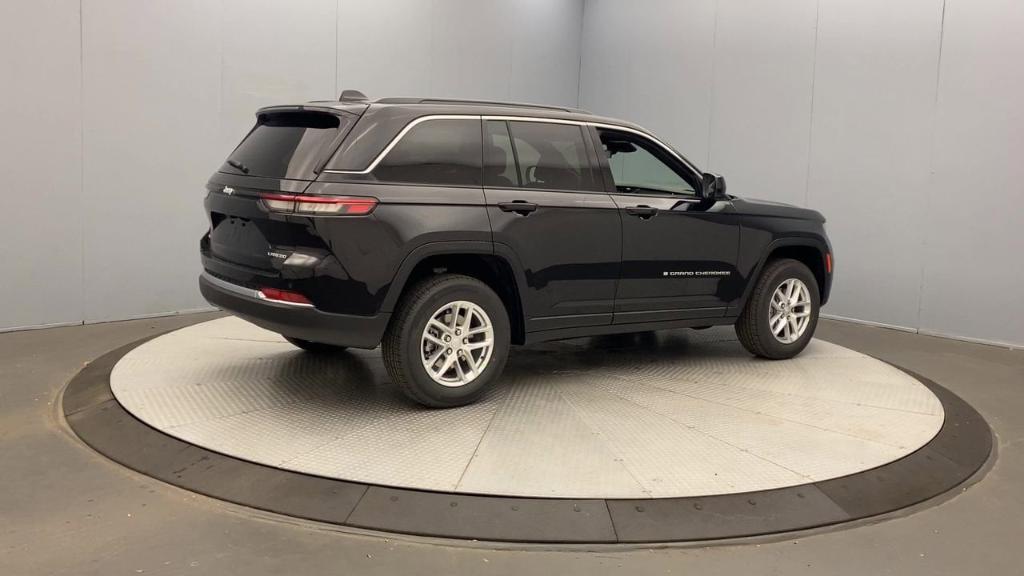 new 2025 Jeep Grand Cherokee car, priced at $42,470