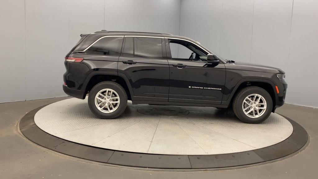 new 2025 Jeep Grand Cherokee car, priced at $42,470