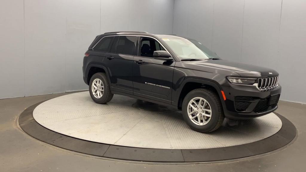 new 2025 Jeep Grand Cherokee car, priced at $42,470