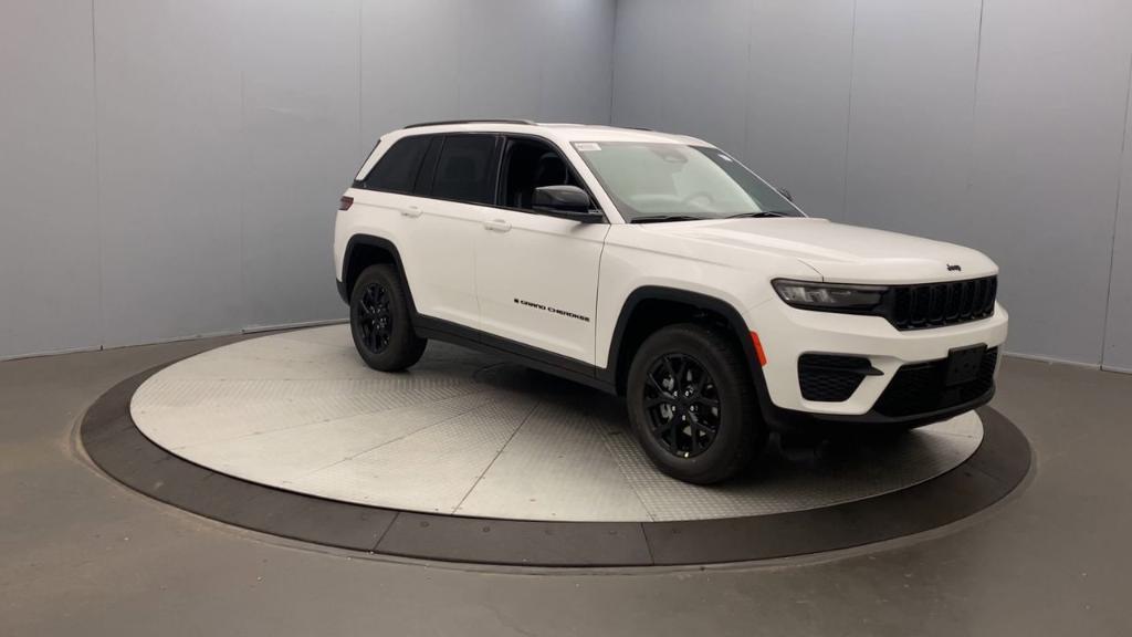 new 2025 Jeep Grand Cherokee car, priced at $43,935