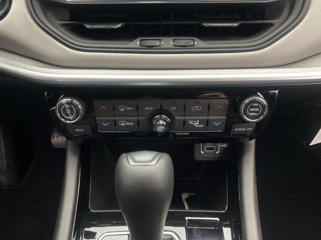 new 2025 Jeep Compass car, priced at $31,898