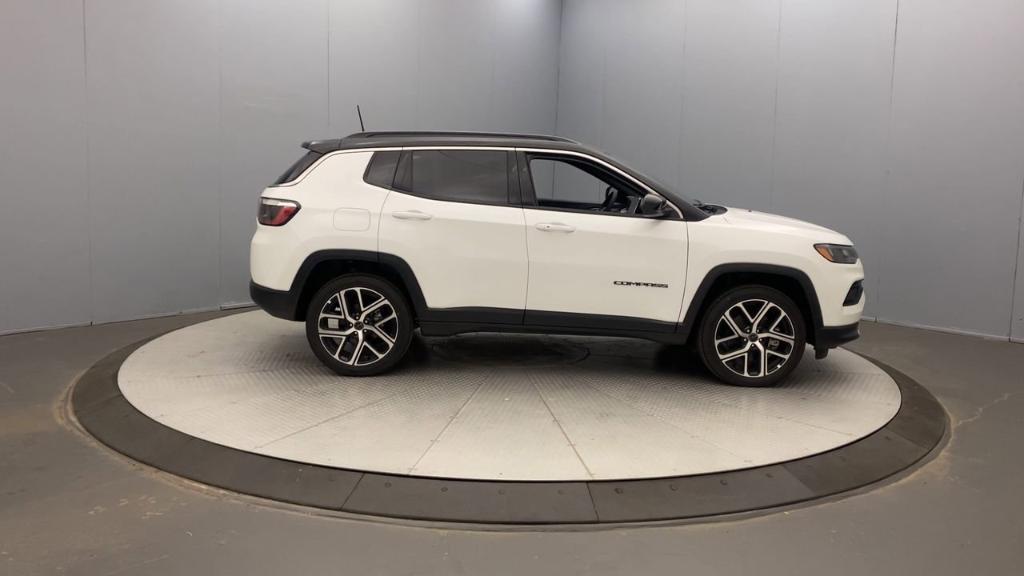 new 2025 Jeep Compass car, priced at $31,898