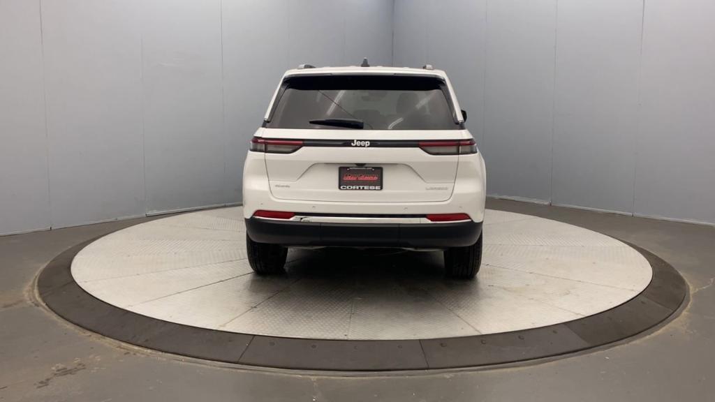 new 2025 Jeep Grand Cherokee car, priced at $41,177