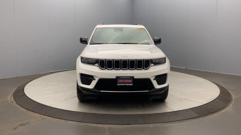 new 2025 Jeep Grand Cherokee car, priced at $41,177
