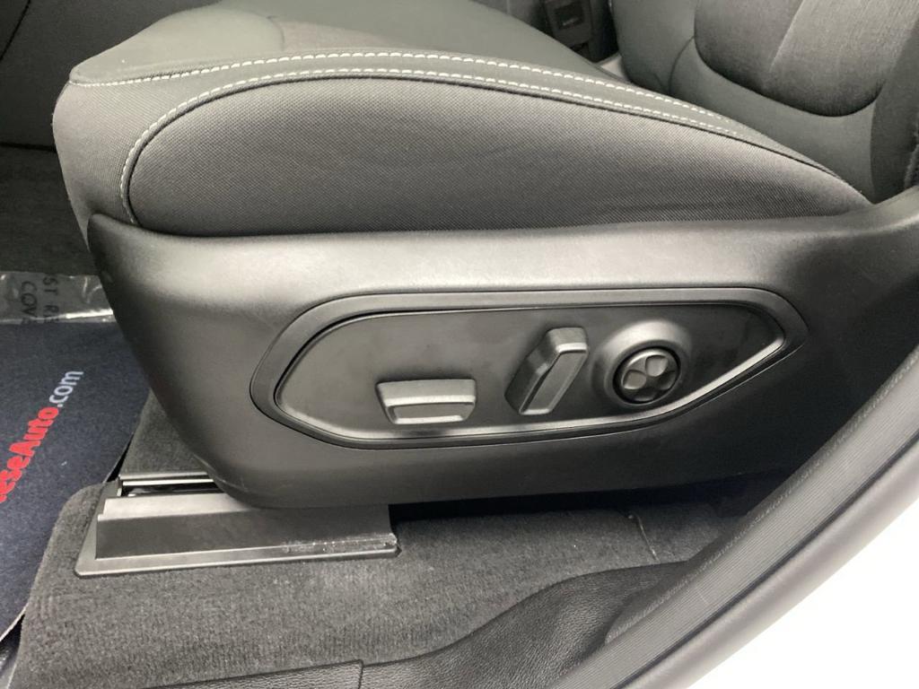 new 2025 Jeep Grand Cherokee car, priced at $41,177