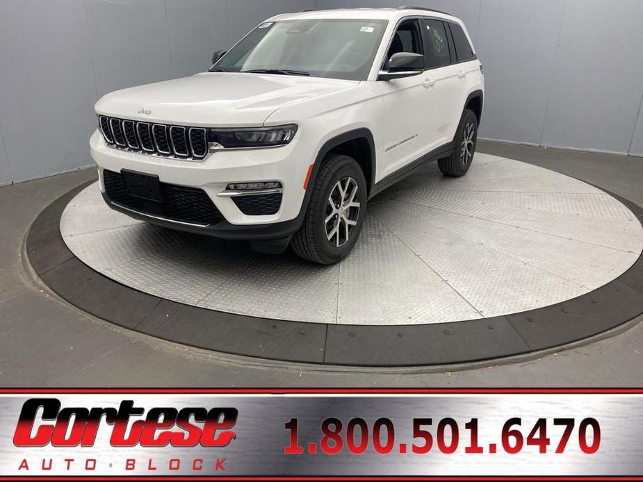 new 2025 Jeep Grand Cherokee car, priced at $45,200