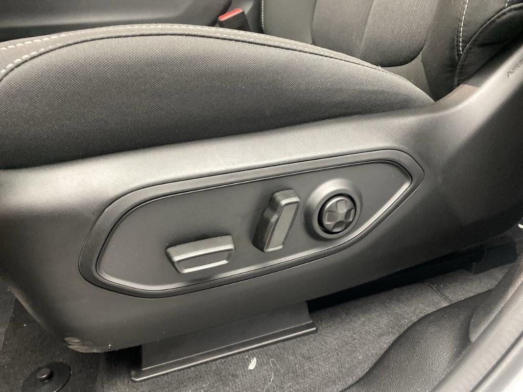 new 2025 Jeep Grand Cherokee car, priced at $41,920