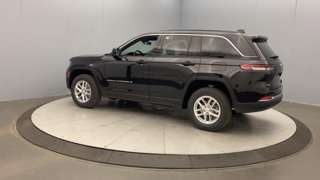 new 2025 Jeep Grand Cherokee car, priced at $43,970