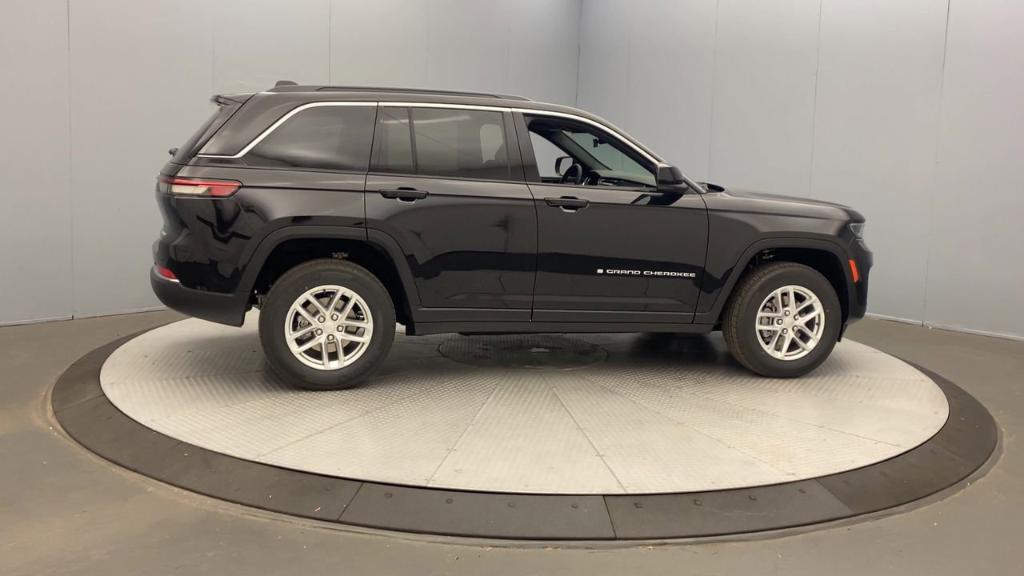 new 2025 Jeep Grand Cherokee car, priced at $43,970