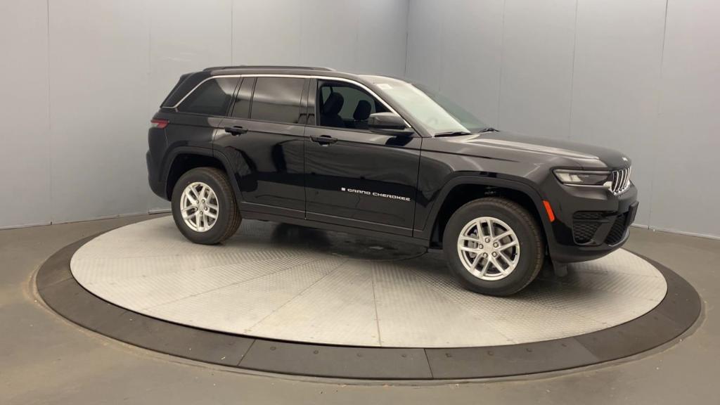 new 2025 Jeep Grand Cherokee car, priced at $43,970