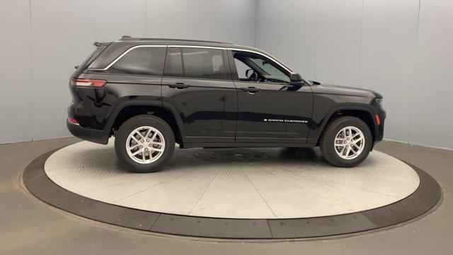 new 2025 Jeep Grand Cherokee car, priced at $42,470