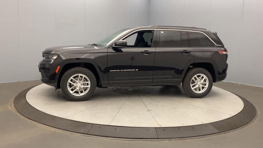 new 2025 Jeep Grand Cherokee car, priced at $43,970