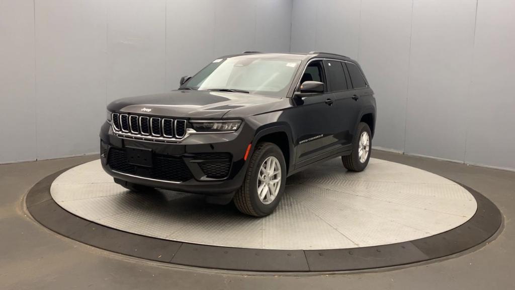 new 2025 Jeep Grand Cherokee car, priced at $43,970