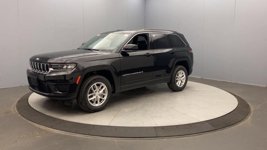 new 2025 Jeep Grand Cherokee car, priced at $41,920