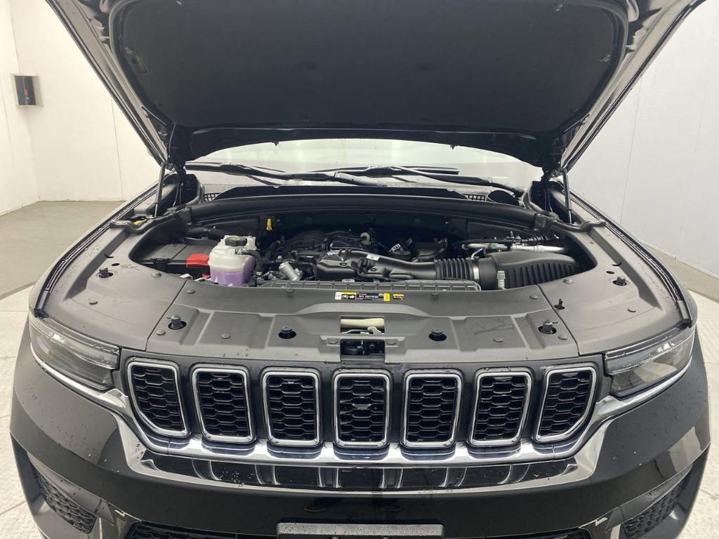 new 2025 Jeep Grand Cherokee car, priced at $41,920
