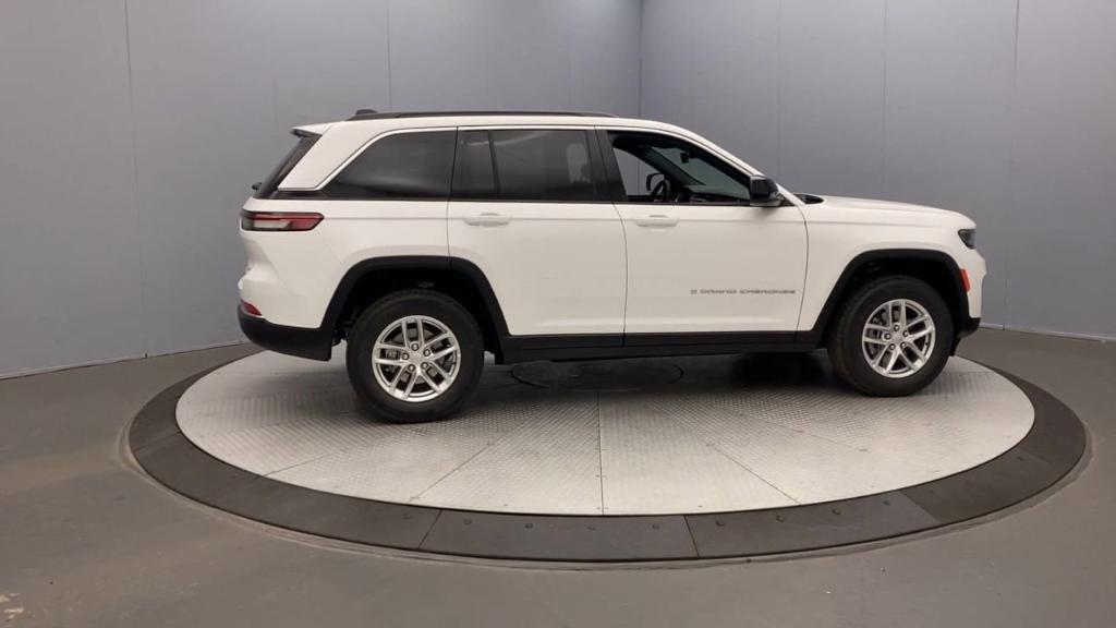 new 2025 Jeep Grand Cherokee car, priced at $41,875