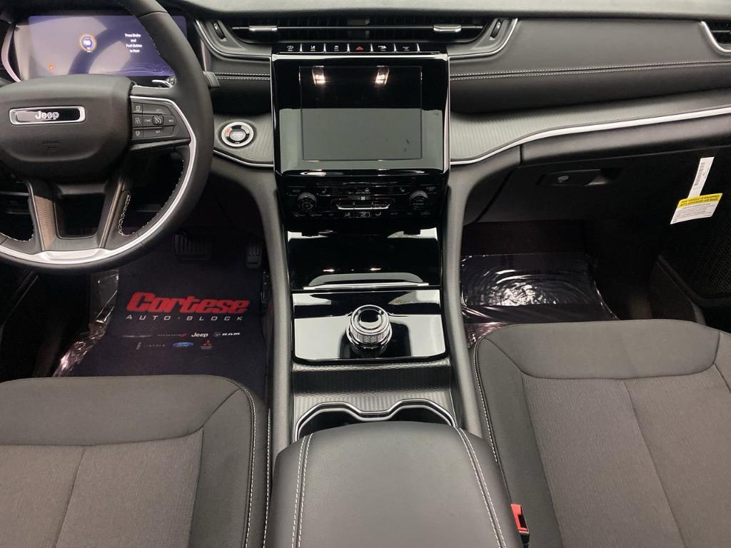 new 2025 Jeep Grand Cherokee L car, priced at $42,825
