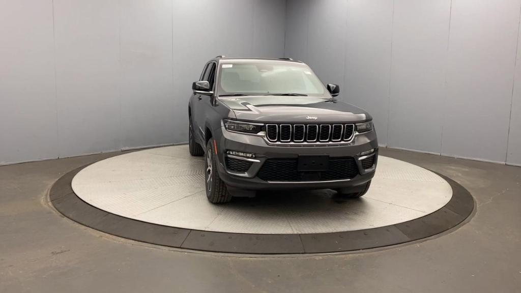 new 2024 Jeep Grand Cherokee car, priced at $46,795