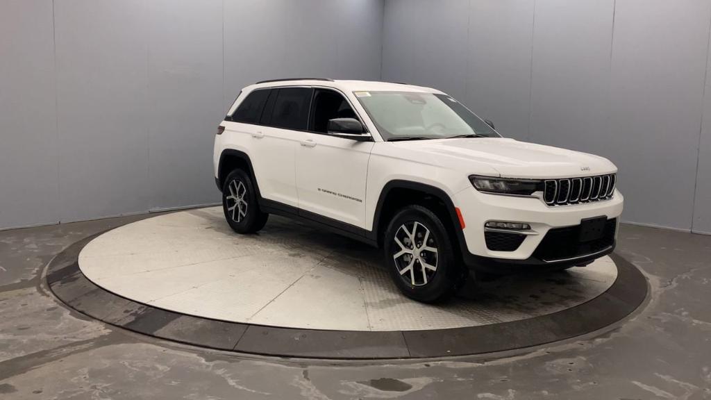 new 2025 Jeep Grand Cherokee car, priced at $44,200