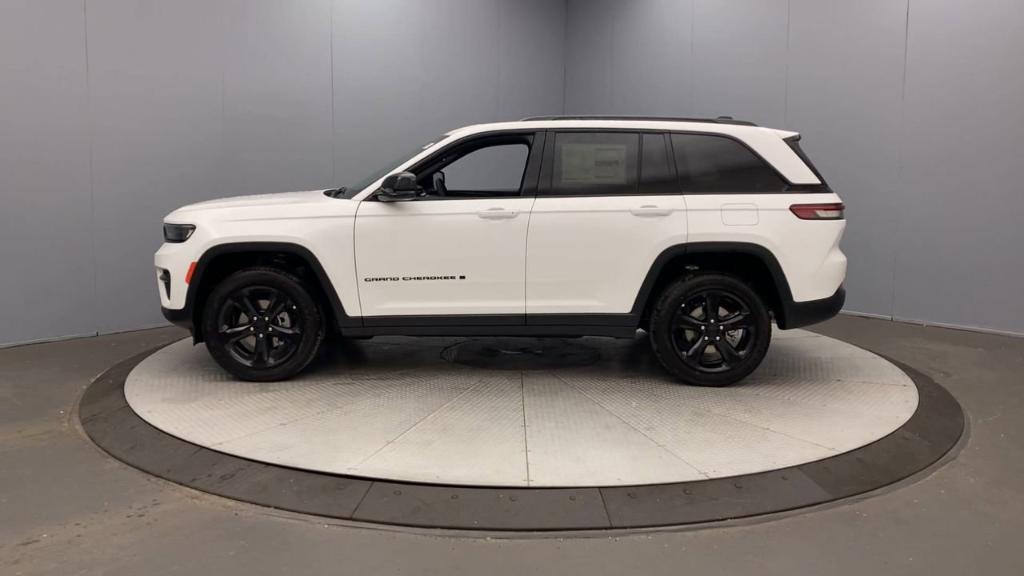 new 2024 Jeep Grand Cherokee car, priced at $48,080