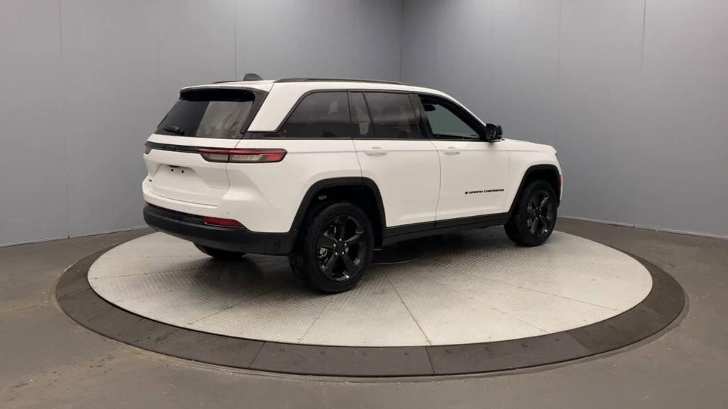 new 2024 Jeep Grand Cherokee car, priced at $48,080