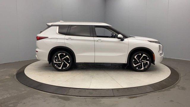 new 2024 Mitsubishi Outlander car, priced at $40,490