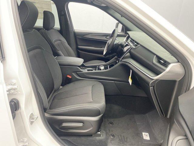 new 2025 Jeep Grand Cherokee car, priced at $41,177
