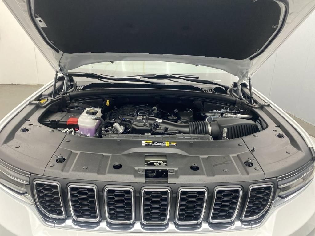 new 2025 Jeep Grand Cherokee car, priced at $41,177