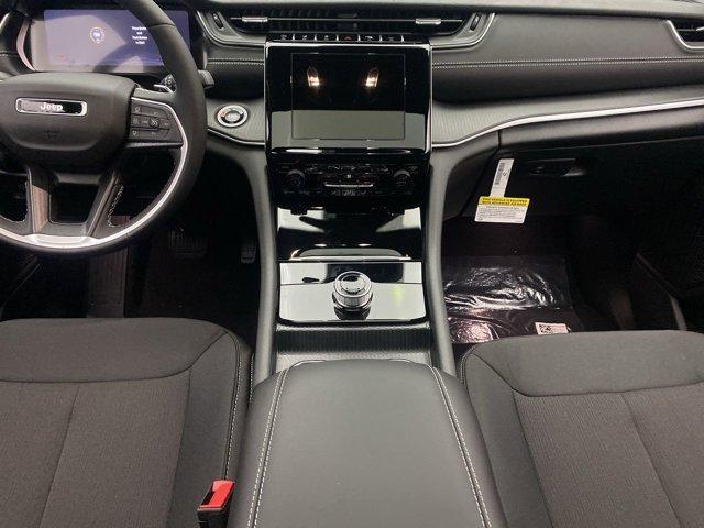 new 2025 Jeep Grand Cherokee car, priced at $41,177