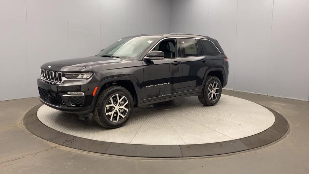 new 2024 Jeep Grand Cherokee car, priced at $49,295