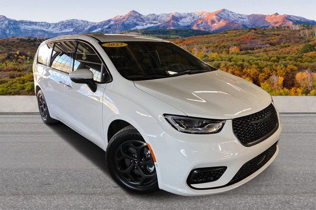 new 2023 Chrysler Pacifica Hybrid car, priced at $44,080