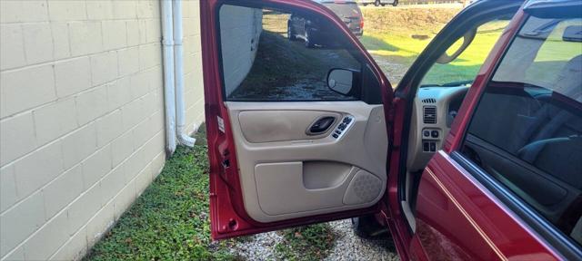 used 2006 Ford Escape car, priced at $5,495