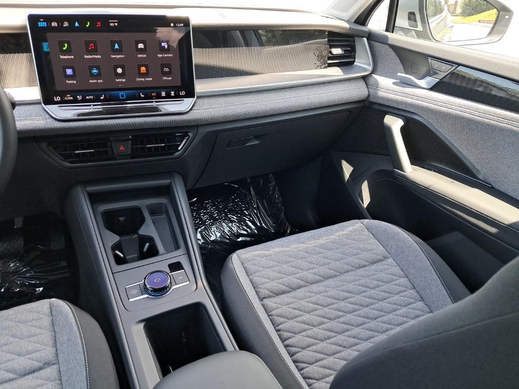 new 2025 Volkswagen Tiguan car, priced at $31,217